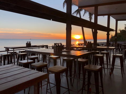 Enzo's On The Beach - ACT Tourism 2