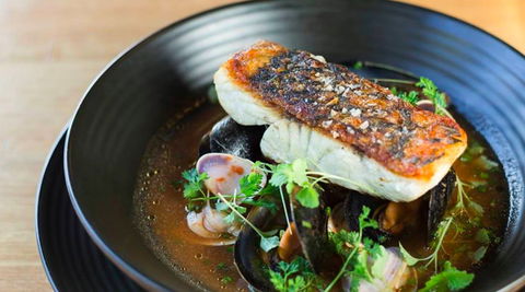 Pineapple Hotel Steakhouse - ACT Tourism 0