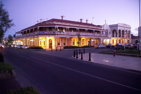 Jens Town Hall Hotel - ACT Tourism 0