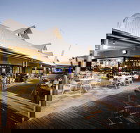 Kawana Waters Hotel - ACT Tourism