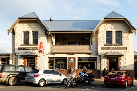 Yarragon Hotel - ACT Tourism 0