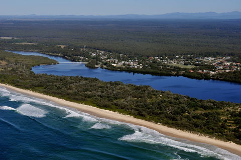 Stuarts Point Tavern / Yarrahinni Hotel - ACT Tourism 0