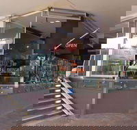 The Lounge - Neutral Bay - ACT Tourism