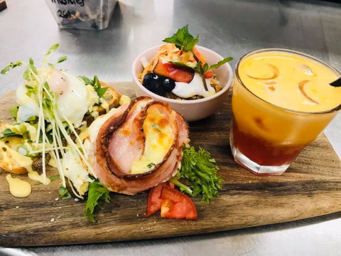 Boo's Place Lakeside - ACT Tourism 0