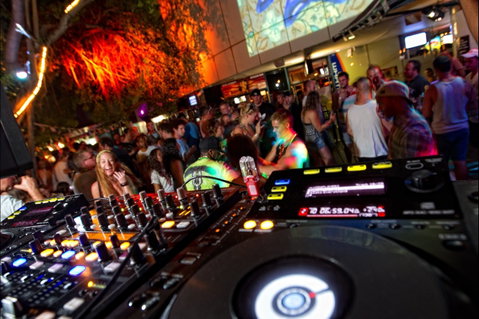 The Deck Bar - ACT Tourism 1