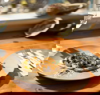 Forage on the Foreshore - ACT Tourism