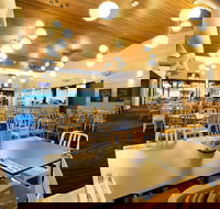 Coolum Beach Hotel - Coolum Beach - ACT Tourism