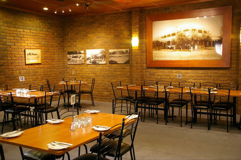 Crown Hotel Wentworth - ACT Tourism 2