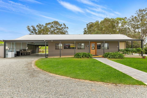 Jaeschkes Hill River Clare Estate - ACT Tourism 1