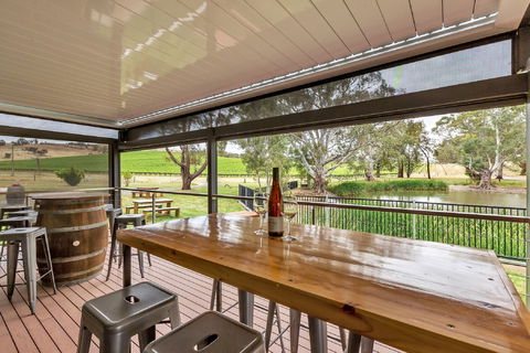 Jaeschkes Hill River Clare Estate - ACT Tourism 2
