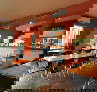 Waves Cafe Bar and Restaurant - ACT Tourism
