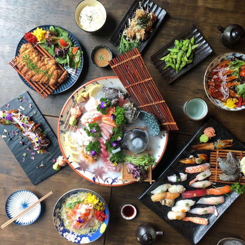 Sushi Table - ACT Tourism 0