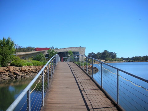 Knotting Hill Estate - ACT Tourism 0