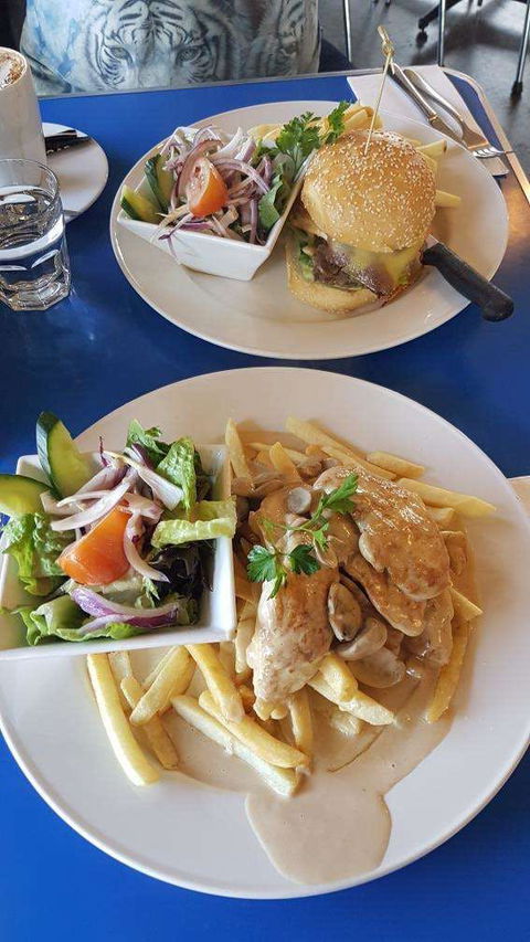 Lazy Moe's - Oakleigh - ACT Tourism 0
