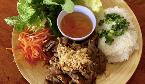 Aunty Ut Restaurant - ACT Tourism 0