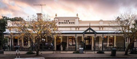 The Rising Sun Hotel, Auburn - ACT Tourism 0