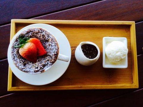 Q Bar & Brasserie On The Avenue - ACT Tourism 4