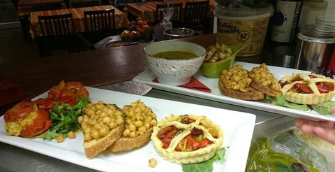 What's In The Pot? - ACT Tourism 10