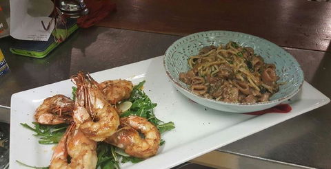 What's In The Pot? - ACT Tourism 14