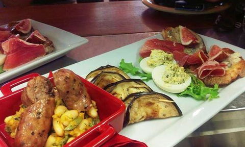 What's In The Pot? - ACT Tourism 20