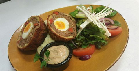 Berry Springs Tavern - ACT Tourism 7