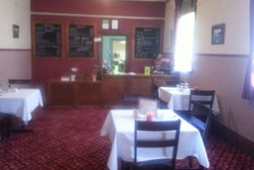 Ellalong Hotel - ACT Tourism 1