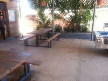 Ellalong Hotel - ACT Tourism 2