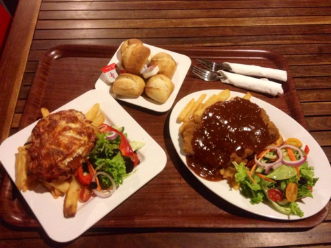 The Caves Country Pub - ACT Tourism 1