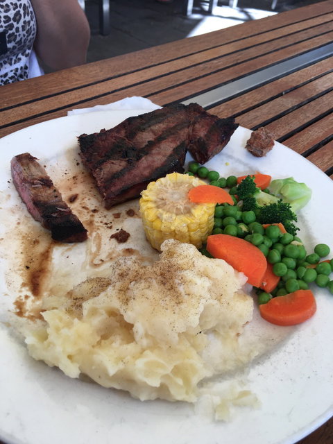 Beaches Bar & Grill - ACT Tourism 1