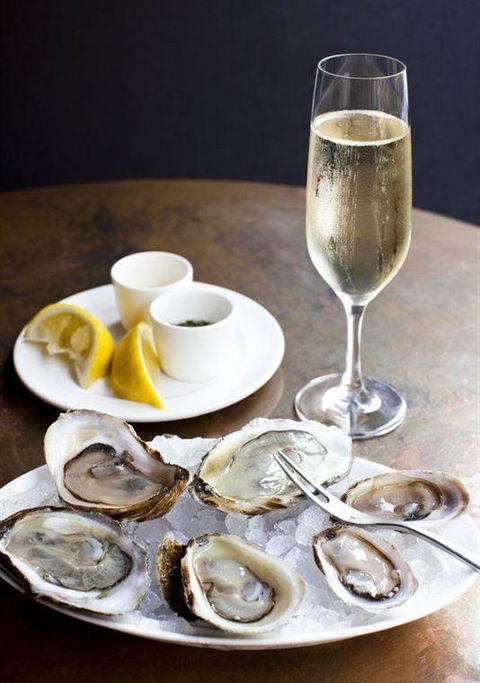 RST Seafood Restaurant - ACT Tourism 3
