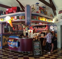 Cruzin' in the 50's Diner - ACT Tourism