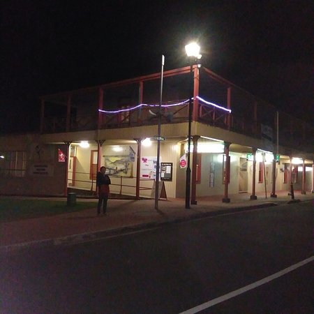 Mt Lyell Hotel Thai - European Bar And Restaurant - ACT Tourism 0