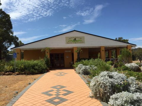 Alicia Estate Winery & Restaurant - ACT Tourism 0