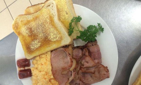 Coolum Seafoods - ACT Tourism 0