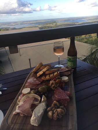 Clear Mountain QLD ACT Tourism