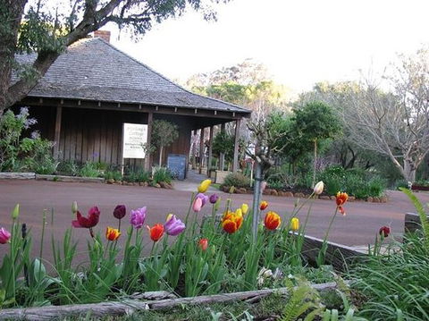 Stirling Cottage Kitchen - ACT Tourism 0