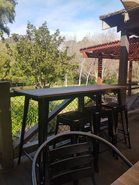 Stirling Cottage Kitchen - ACT Tourism 5