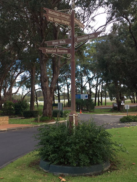 Stirling Cottage Kitchen - ACT Tourism 6