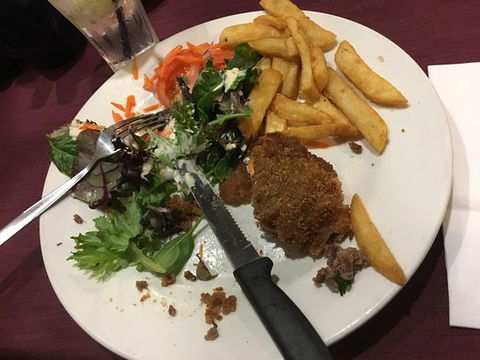 Hinchinbrook Hotel - ACT Tourism 0