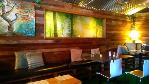 Treehouse Lounge - ACT Tourism 0