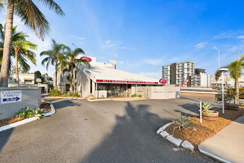 Rockhampton Riverside Central Hotel - ACT Tourism 0
