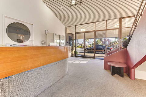 Rockhampton Riverside Central Hotel - ACT Tourism 1