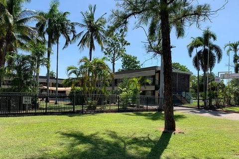 Pine Tree Motel - ACT Tourism 0