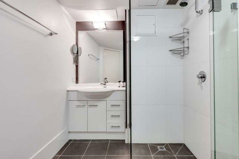 Hillcrest Central Apartment Hotel - ACT Tourism 6