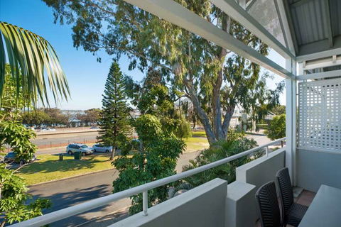 Broadwater Resort Apartments - ACT Tourism 1