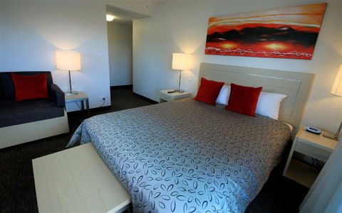 Jephson Hotel - ACT Tourism 6