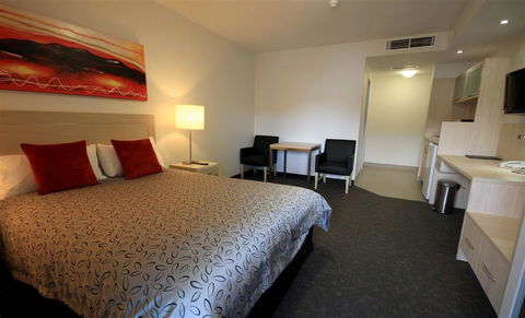 Jephson Hotel - ACT Tourism 8