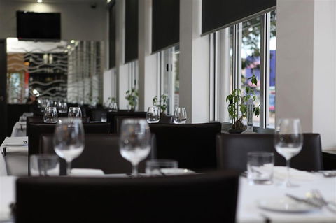 Jephson Hotel - ACT Tourism 10