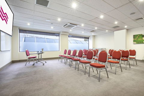 Crowne Plaza Canberra - ACT Tourism 9