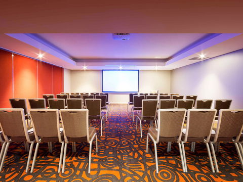 Novotel Canberra - ACT Tourism 7